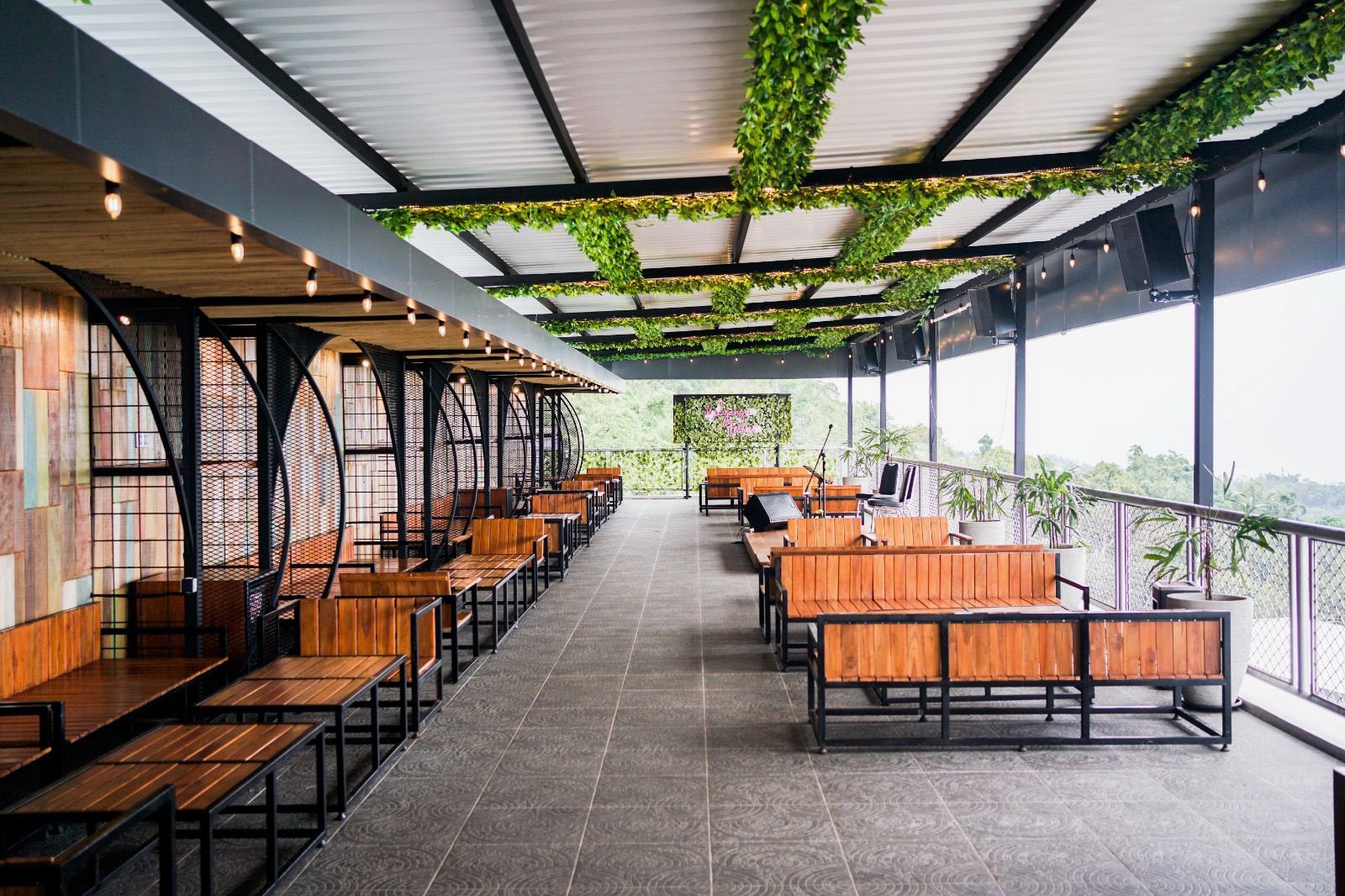 KAHYANGAN TERRACE